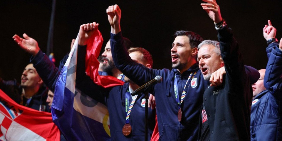 Tompsonova revija mržnje prema Srbima! Zagrebom se orile sramotne pesme na dočeku rukometaša