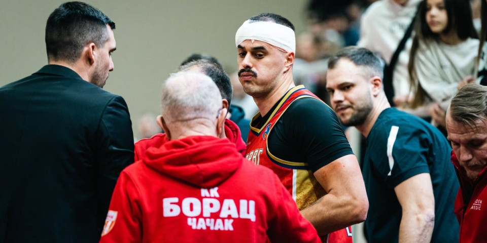 Jezivo: Košarkaš glavom udario u betonski zid, lekari hitno reagovali (VIDEO)