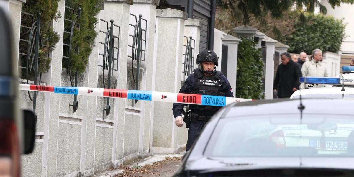 Zatvorena ulica u kojoj živi Zdravko Čolić