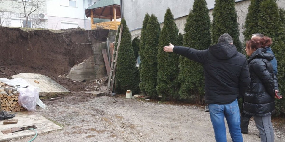 Drama u pribojskom naselju Poljice: Voda srušila zid između dve kuće