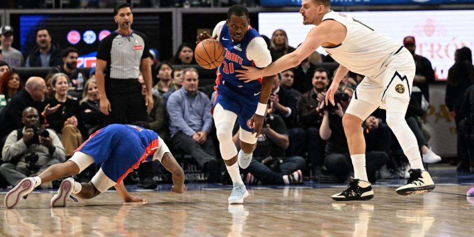 Jokića ponižavaju u Americi: Sudije ga opet masakrirale, trener kipti od besa