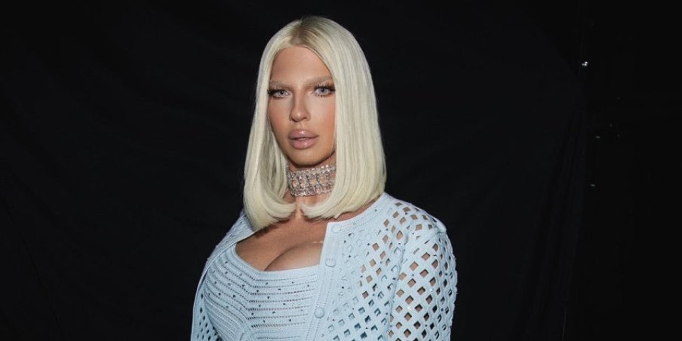 Karleuša upletena u aferu sa oženjenim pevačem: "Kako je njegovoj ženi?!"