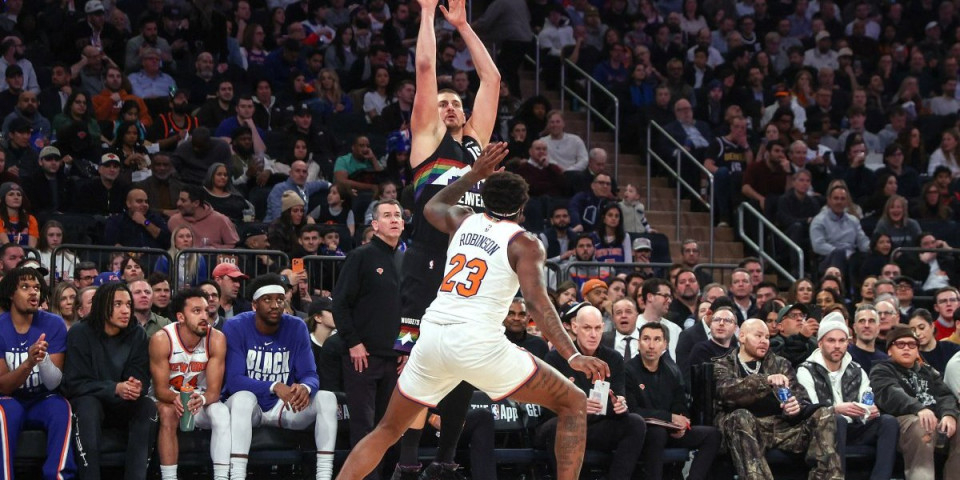 Svi su se uhvatili za glavu - Nikola se samo srušio na parket... (VIDEO)