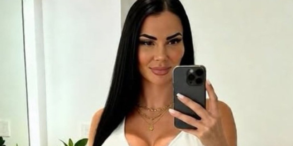 WhatsApp grupa razotkrila tajni život porno zvezde: Sa posla je najurili, a ona sada zgrće milione (FOTO)