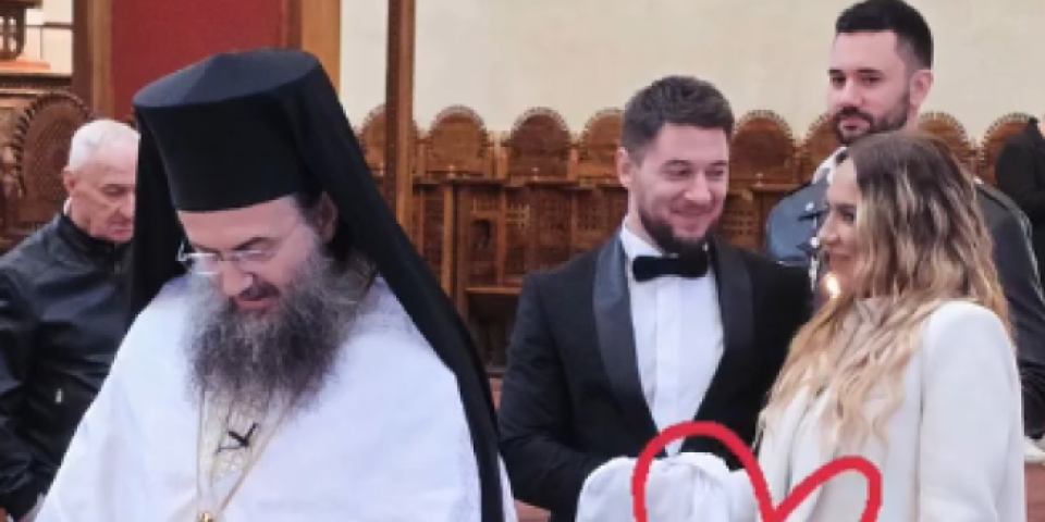 Estradni par se venčao u tajnosti: Kumovao im poznati pevač (FOTO)