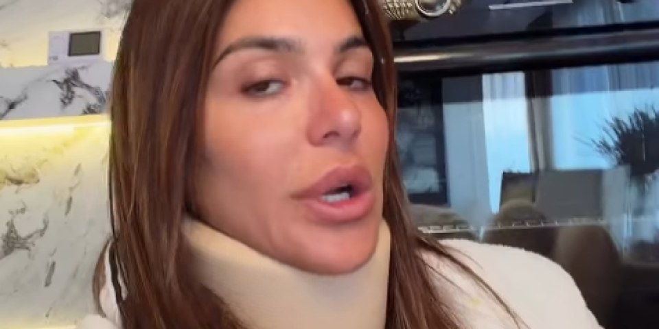 Pevačica ne liči na sebe, javno moli za pomoć: "U bolovima sam"