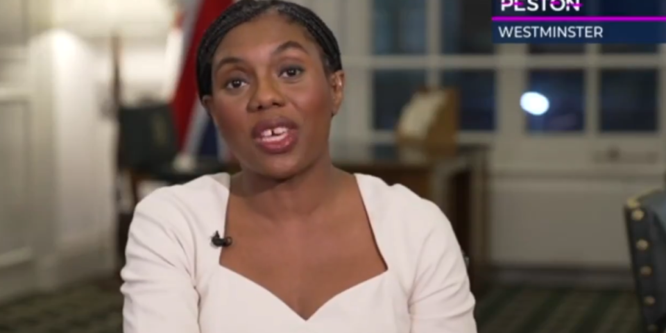 Šok u programu uživo! Šta se ovo odjednom pojavilo u kadru pored britanske opozcionarke?! (VIDEO)