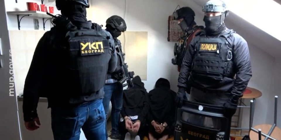 Korak po korak do miliona: Tipuju firmu za koju rade, pa preko dobro razrađene šeme strpaju pare u džep