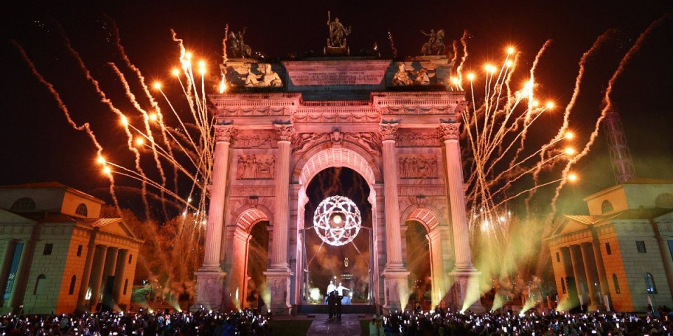 Magične scene iz Milana: Otvorene ZOI 2026 - Pogledajte spektakularno paljenje plamena