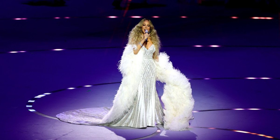 Maraja Keri oblinama zapalila Milano: Zasijala u haljini od hiljadu kristala na otvaranju Olimpijskih igara (FOTO)