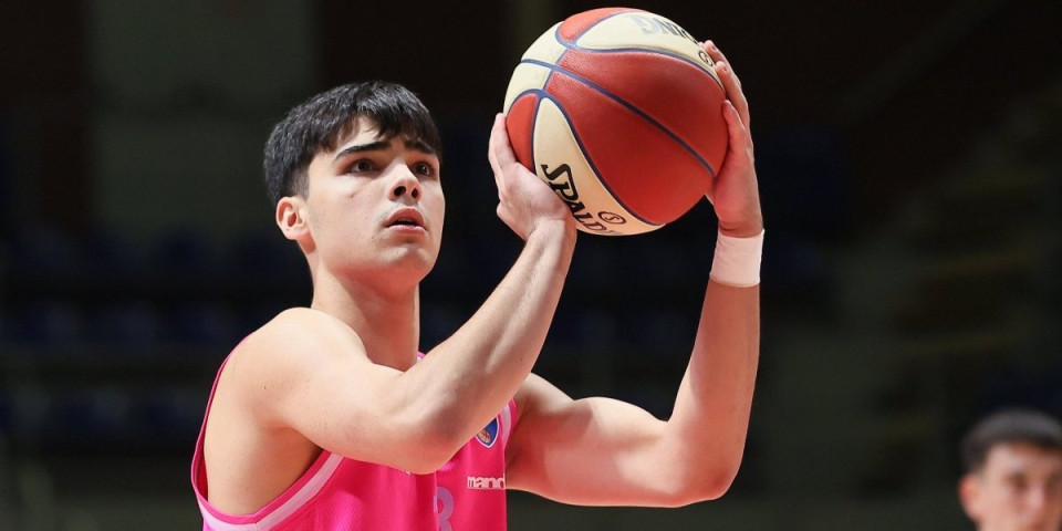 Geni su čudo, ali ovo je šou: Sin Saše Danilovića zaplesao protiv Olimpijakosa, oglasila se i Olga (VIDEO)