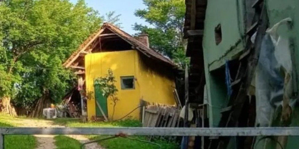 Petlovac iz "Selo gori, a baba se češlja" više ne postoji: Kuće prazne, prozori zazidani (FOTO)