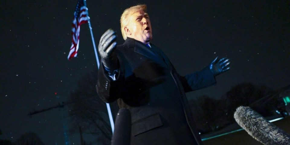 Tramp kapitulirao! Obustavljaju se sve operacije, počelo je povlačenje