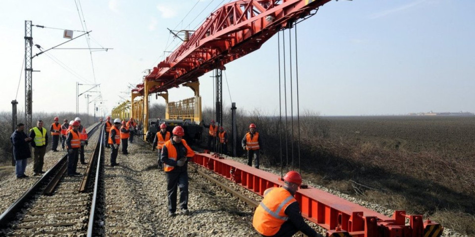 Obaramo svetske rekorde: Gradi se 1.219 kilometara železnica, a ovi gradovi dobijaju brze saobraćajnice
