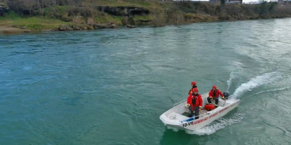 Prvi trag devojke sletele u Moraču: Ovo roniocima mnogo otežava posao