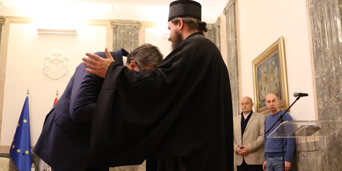 Predsednik Vučić i episkop Sergije