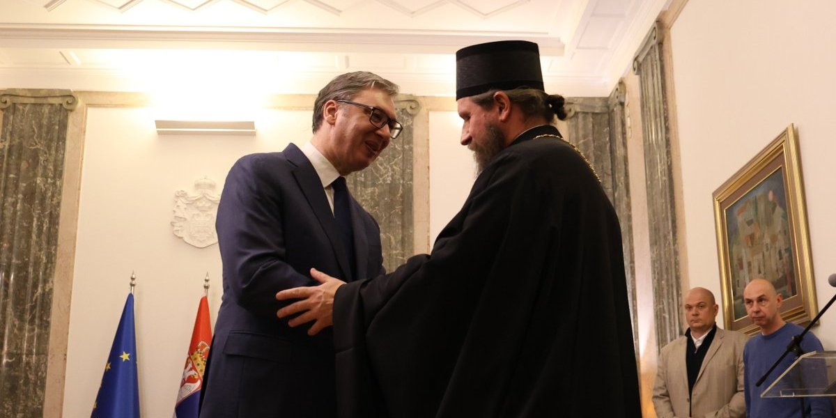 Predsednik Vučić i episkop Sergije