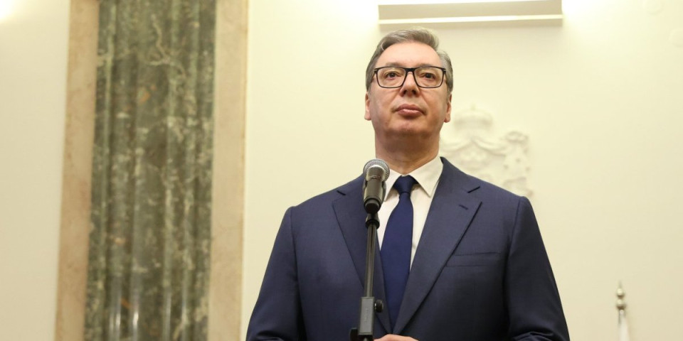 Obraćanje predsednika Vučića: Tačno u 11 časova  prisustvuje ceremoniji uručenja rešenja u okviru programa za podsticaj!