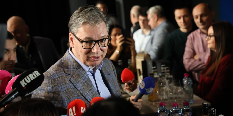 ''Uvek sam na strani mladih i treba da se bore'' - Vučić: Opozicija ih koristi