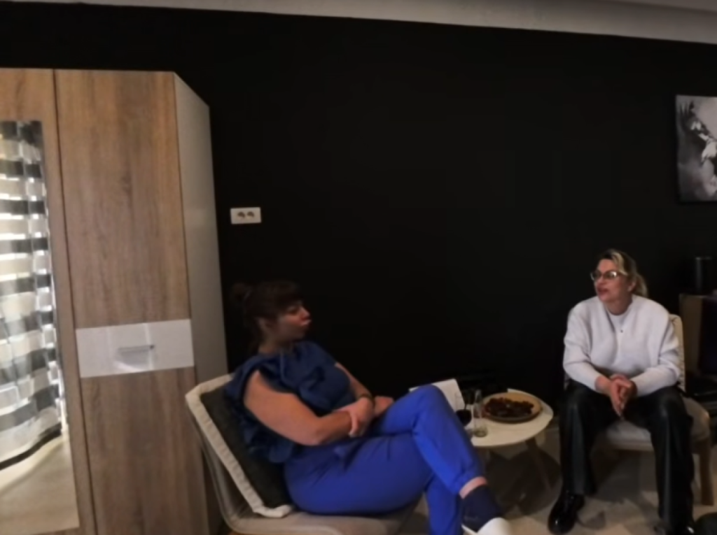 Miljana Kulić živi u hotelu - Majka i sin joj došli u posetu