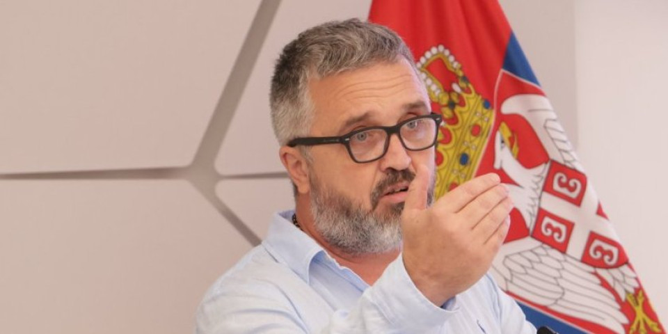 "Da li vi, doktore, "pumpate, da li ste blokader?": Vučičević pričom zapanjio urednike, uživo otkrio šta je doživeo od oftalmologa - neviđeni obrt