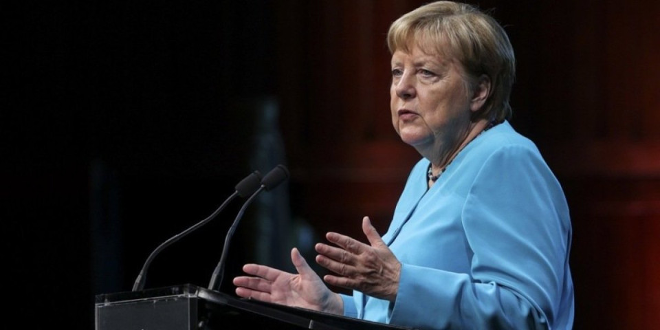 Merkelova uradila nešto što nikada nije - šta se ovo sprema u CDU i Nemačkoj?!
