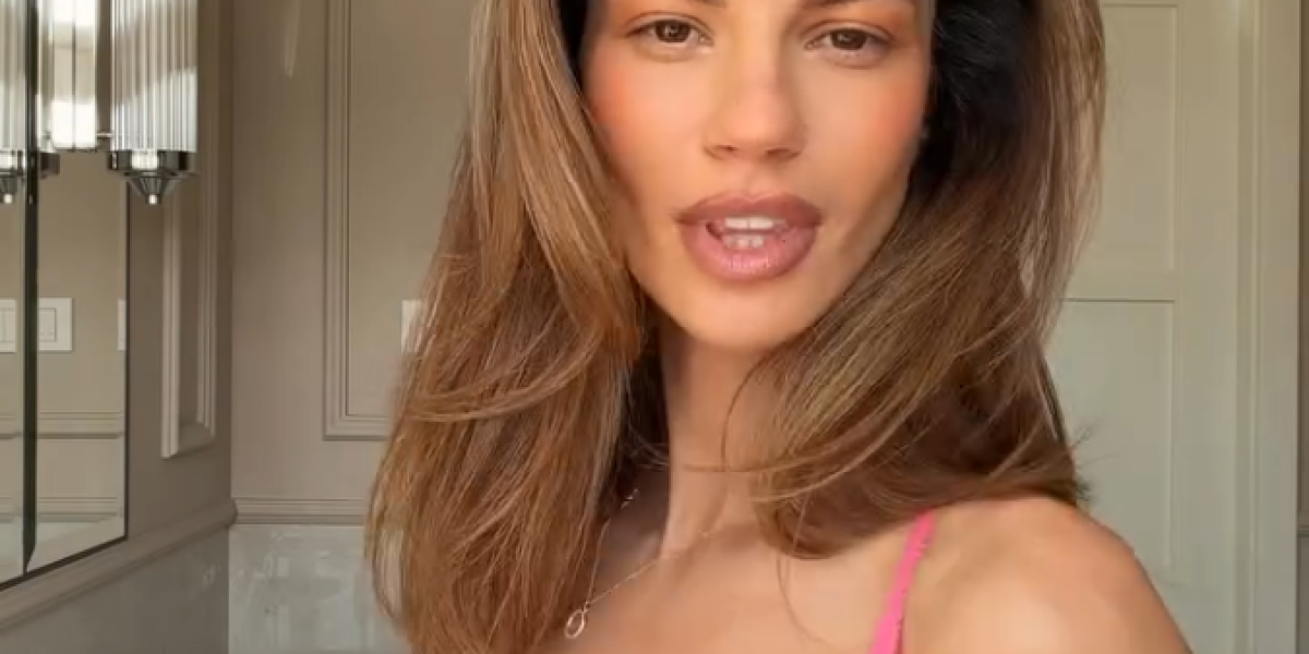 Danijela Dimitrovska u donjem vešu