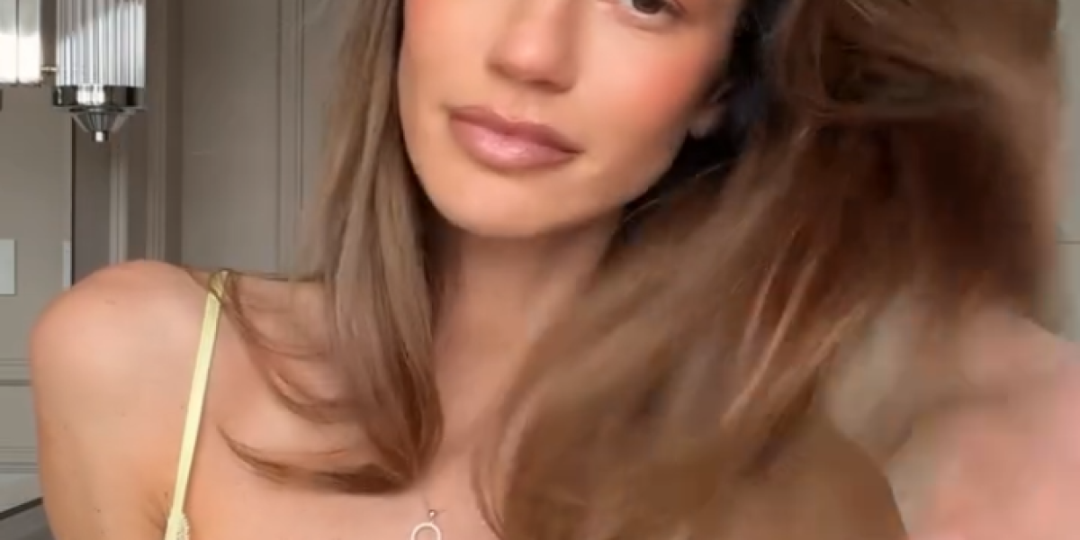 Danijela Dimitrovska u donjem vešu