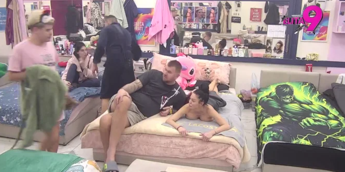 Gola Maja Marinković