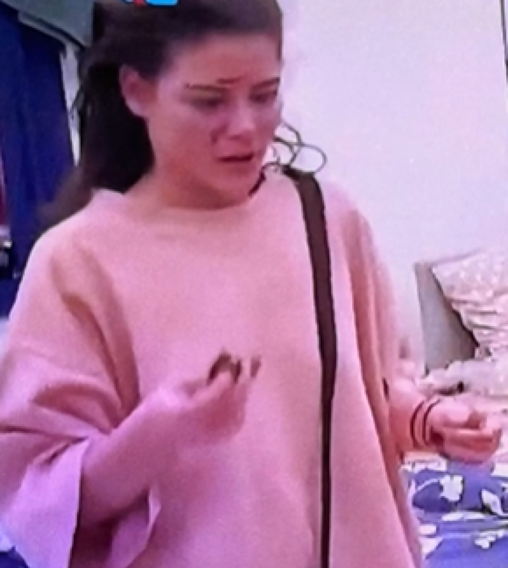 (VIDEO) Žestok fajt u Eliti! Maja Marinković raskrvarila cimerki lice - Obezbeđenje hitno reagovalo