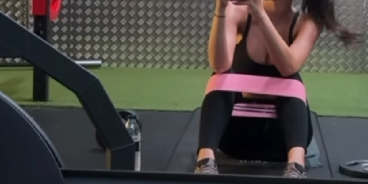 Đina Džinović u teretani