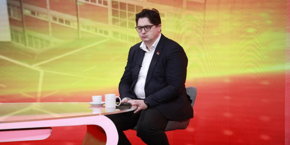 Mrdić: Branko del Ponte uvek iza suknje