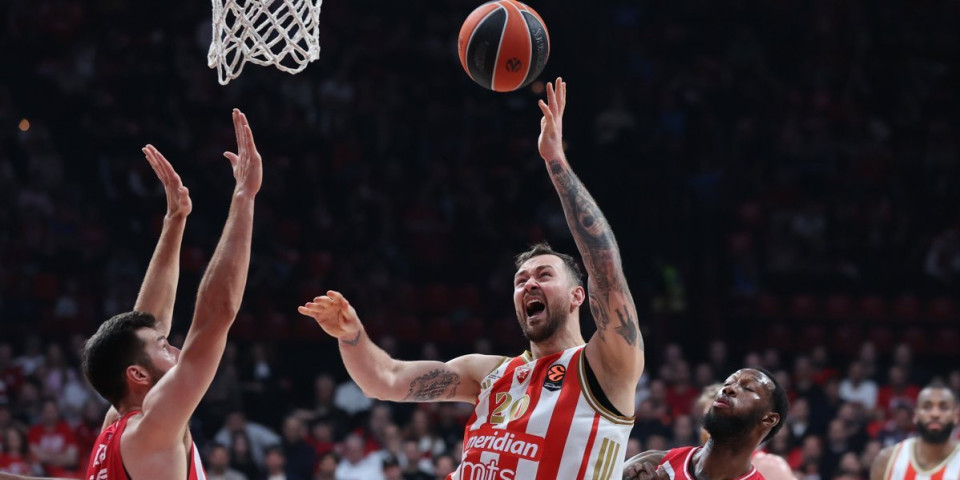 Tesno u Pireju - Zvezda diše za vratom Grcima