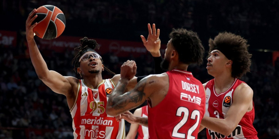 "Zločin protiv košarke, mnogo nas kradu sudije" - Haos na mrežama posle poraza Zvezde u Pireju