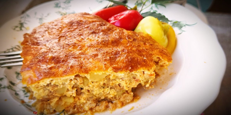 Zapečeno meso sa prazilukom i kremastim prelivom: Ručak za čitavu porodicu (VIDEO)