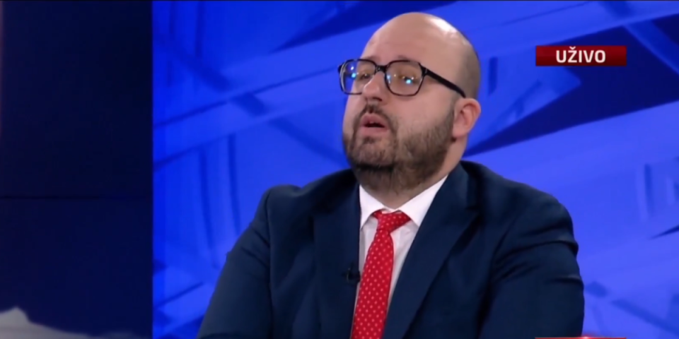 Ponoševac se blamira na tajkunskoj televiziji: Stefan Janjić priča o krađi na izborima koji se nisu ni desili
