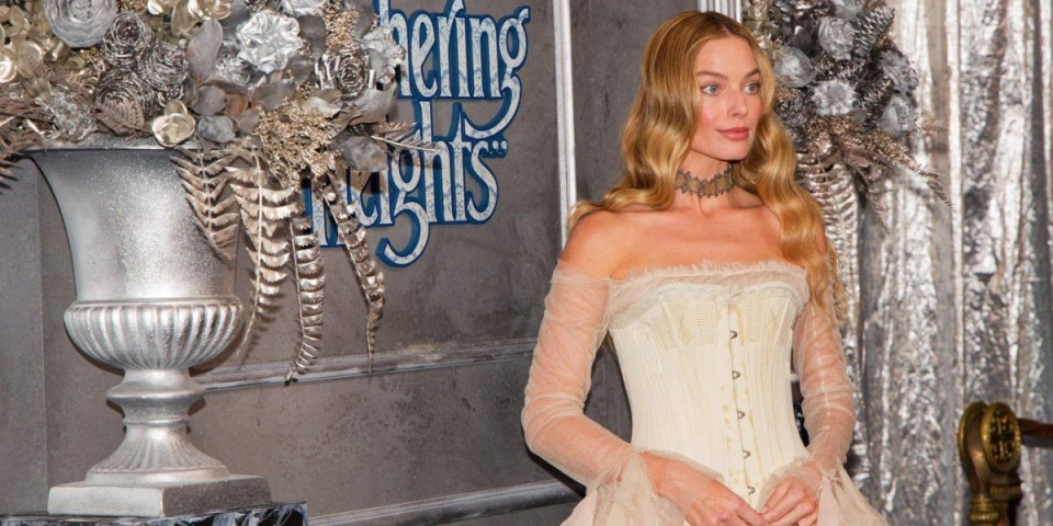 Najlepša glumica na svetu u korsetu zapalila Sidnej: Čipka i dijamanti u boji slonovače