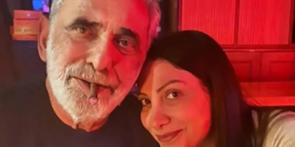 U ustima tompus, u zagrljaju sa ćerkom: Prva slika Veselina Barovića nakon puštanja na slobodu (FOTO)