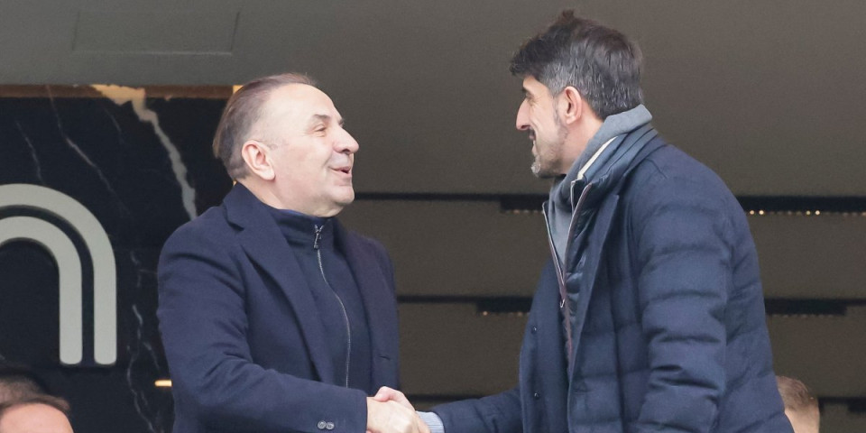 Selektor u Humskoj: Veljko Paunović iz lože pratio meč Partizana