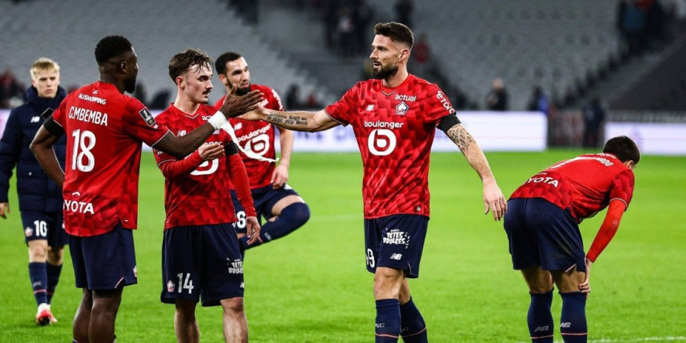 Zvezda trlja ruke, bolje vesti nije mogla da dobije: Lil u haosu, raspada se