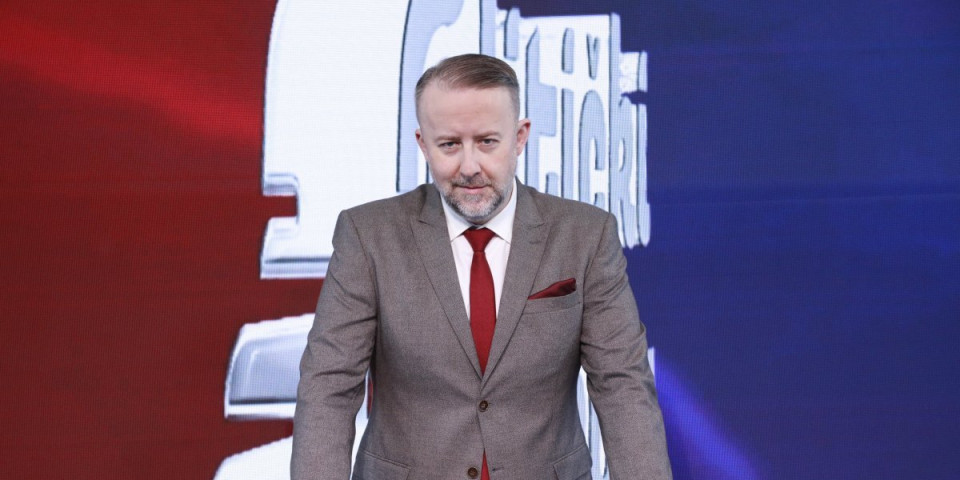 Počela druga sezona "Političkog kviza"! Dejan Vukelić u posebnom izdanju - ovo mnogi nisu znali o njemu (VIDEO)