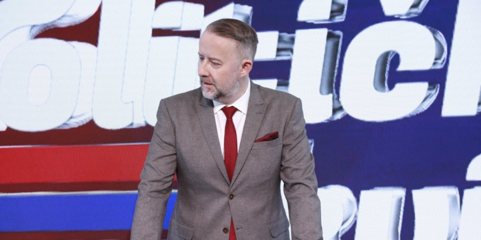 Vukela nije mogao da veruje: Ovu epizodu "Političkog kviza" obavezno pogledajte (VIDEO)