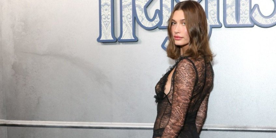 Sevnula obla zadnjica: Hejli Biber u prozirnoj haljini podigla temperaturu (FOTO)