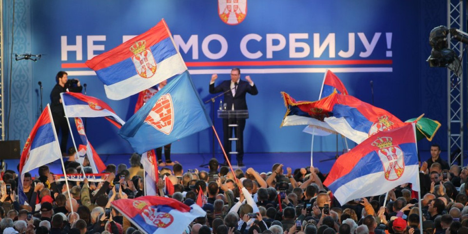 "Veliki praznik koji nas podseća na snagu jedinstva i odgovornost koju imamo": Vučić čestitao Dan državnosti - Sretenje