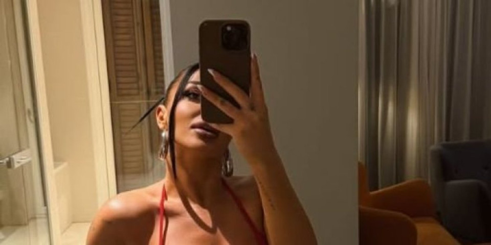 Kućni video zapalio Srbe! Pohotna pevačica bez cenzure digla sve što je mogla, trese se krevet! (VIDEO)