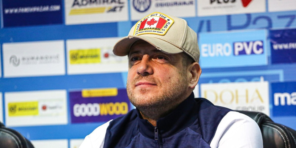 Lalatović se klanjao navijačima, pa poručio: Ovako se voli klub! (VIDEO)