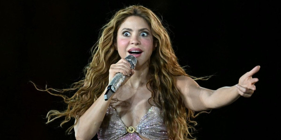 "Bukvalno je iskolačila oči od straha": Pevačica prebledela kada je videla bivšeg na nastupu