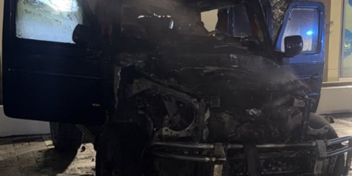 Zapaljen automobil Bake Praseta