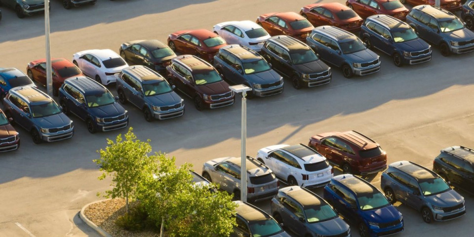 Najjeftiniji gradski auto u Srbiji: Košta samo 1.000 evra, a može se parkirati svuda