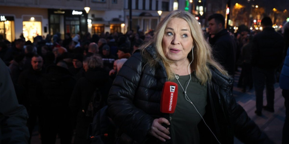 "Istovaraju blokadere iz autobusa": Pogledajte šta se dešava u Novom Sadu, dolaze da unište svečanost posvečenu Matici srpskoj